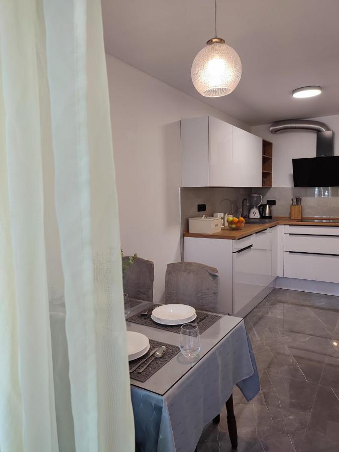 Apartman Ivan Appartement Kaštela Buitenkant foto